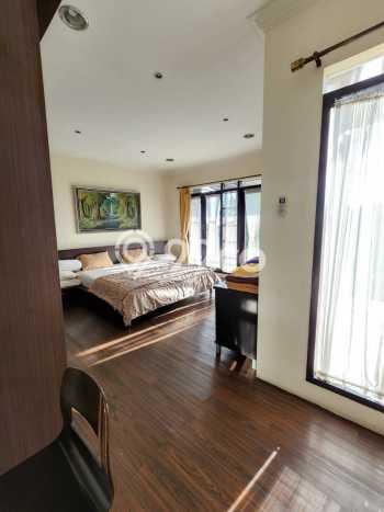 Rumah Elit LB 158m2 Siap Pakai Desain Elegan di Dago Pakar, Bandung Rumah Elit LB 158m2 Siap Pakai Desain Elegan di Dago Pakar, Bandung