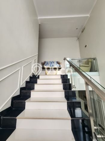 Ready to Use! Luxury House LT 286m2 Desain Elegan di Setiabudi Ready to Use! Luxury House LT 286m2 Desain Elegan di Setiabudi