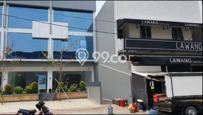 Ruko Dijual Lokasi Emas di Karawang Barat Luas 555m2 Ruko Dijual Lokasi Emas di Karawang Barat Luas 555m2