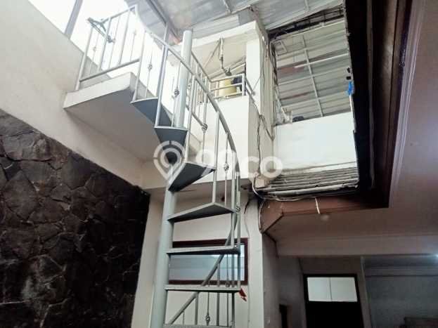 Rumah Minimalis 3 KT di Taman Holis Indah Bandung Semi Furnished Rumah Minimalis 3 KT di Taman Holis Indah Bandung Semi Furnished