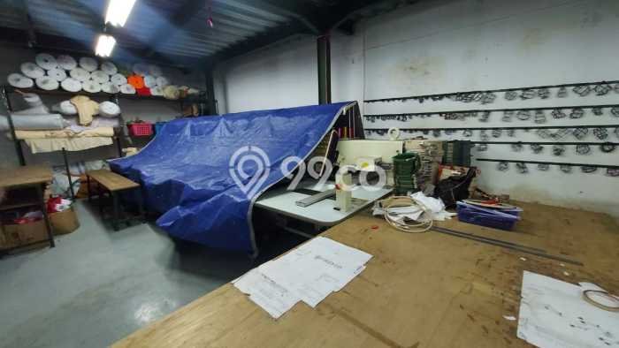 Gudang Bagus Dijual LB 1700m2 Lokasi Strategis Bandung Area Cocok untuk Bisnis Gudang Bagus Dijual LB 1700m2 Lokasi Strategis Bandung Area Cocok untuk Bisnis