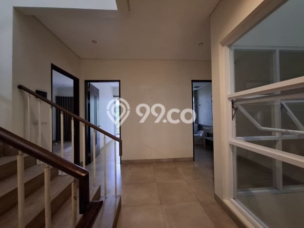 Disewakan! Rumah 3 Kamar Tidur &
3 Kamar Mandi di Hegarmanah, Bandung Disewakan! Rumah 3 Kamar Tidur &
3 Kamar Mandi di Hegarmanah, Bandung