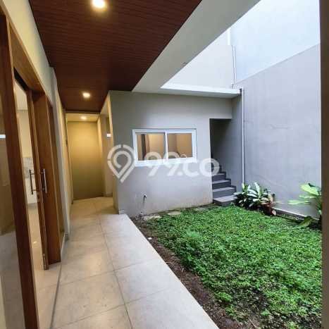 Rumah Mewah LB 235m2 Siap Huni Desain Elegan di Sayap Dago, Bandung Rumah Mewah LB 235m2 Siap Huni Desain Elegan di Sayap Dago, Bandung