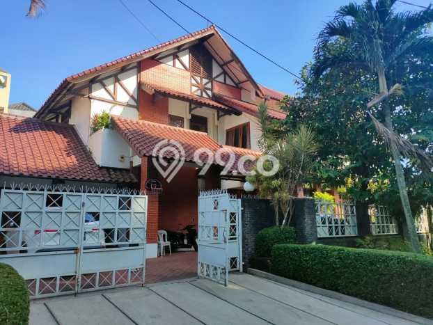 Rumah Luxury Modern Tanpa Renovasi di Pondok Indah Jakarta Selatan Rumah Luxury Modern Tanpa Renovasi di Pondok Indah Jakarta Selatan