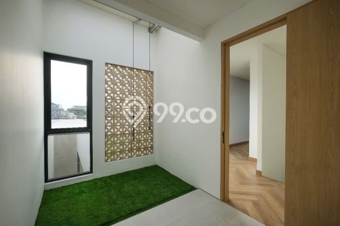 For Sale! Luxury House LT 200m2 Desain Modern di Pondok Indah For Sale! Luxury House LT 200m2 Desain Modern di Pondok Indah