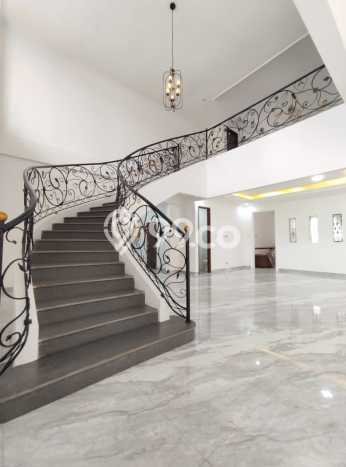 Dijual Rumah Premium dengan Fasilitas Sekitar Lengkap di Cilandak, Jakarta Selatan Dijual Rumah Premium dengan Fasilitas Sekitar Lengkap di Cilandak, Jakarta Selatan