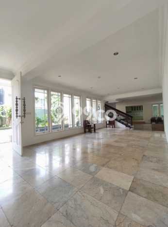 Rumah Luxury Modern Tanpa Renovasi di Kemang Jakarta Selatan Rumah Luxury Modern Tanpa Renovasi di Kemang Jakarta Selatan