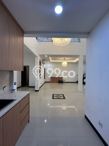 Jual Rumah Luas Elegan Dengan View Cantik di Pondok Indah, Jakarta Selatan Jual Rumah Luas Elegan Dengan View Cantik di Pondok Indah, Jakarta Selatan