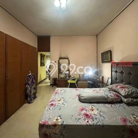 Siap Huni Rumah Mewah 5 Kamar di Tebet Dekat ke Mana Pun Siap Huni Rumah Mewah 5 Kamar di Tebet Dekat ke Mana Pun