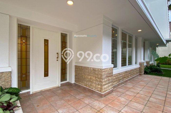 Sewa Rumah Nyaman LT 650m2 / LB 800m2 di SCBD, Jakarta Selatan Sewa Rumah Nyaman LT 650m2 / LB 800m2 di SCBD, Jakarta Selatan