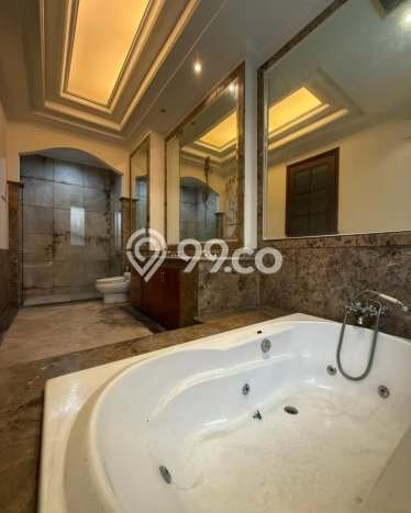 Dijual Rumah Luas Elegan Dengan View Eksklusif di Pondok Indah, Jakarta Selatan Dijual Rumah Luas Elegan Dengan View Eksklusif di Pondok Indah, Jakarta Selatan