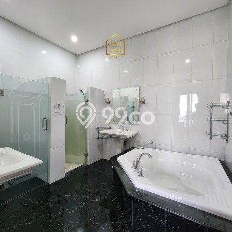 For Sale! Luxury House LT 600m2 Desain Modern di Pondok Indah For Sale! Luxury House LT 600m2 Desain Modern di Pondok Indah