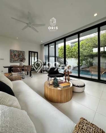 Rumah Elit LB 700m2 Siap Huni Desain Elegan di Kemang, Jakarta Selatan Rumah Elit LB 700m2 Siap Huni Desain Elegan di Kemang, Jakarta Selatan