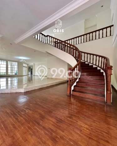 Rumah Elit Modern Tanpa Renovasi di Pondok Indah Jakarta Selatan Rumah Elit Modern Tanpa Renovasi di Pondok Indah Jakarta Selatan