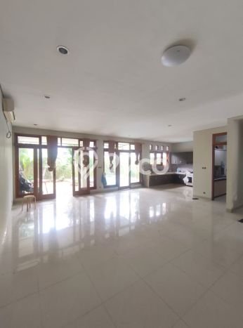 Rumah sewa siap huni 4 KT di Kemang, Jakarta Selatan Rumah sewa siap huni 4 KT di Kemang, Jakarta Selatan