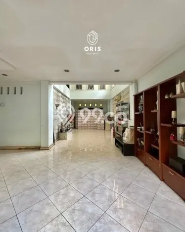 Jual Rumah Luas Elegan Dengan View Eksklusif di Senopati, Jakarta Selatan Jual Rumah Luas Elegan Dengan View Eksklusif di Senopati, Jakarta Selatan