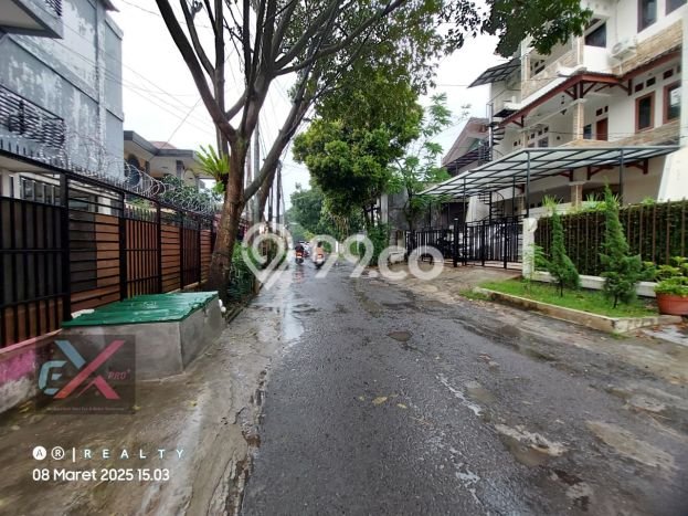 Rumah Elit Modern Tanpa Renovasi di Dago Bandung Rumah Elit Modern Tanpa Renovasi di Dago Bandung