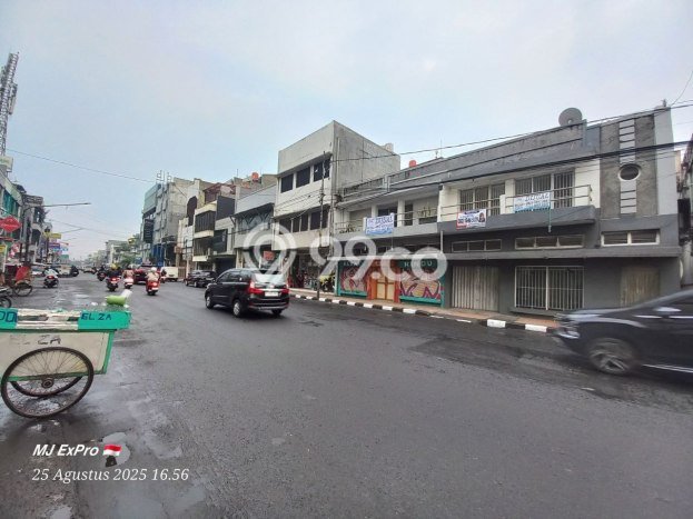Ruko Dijual di Bandung LT 105m2 & LB 200m2 Lokasi Terbaik! Ruko Dijual di Bandung LT 105m2 & LB 200m2 Lokasi Terbaik!