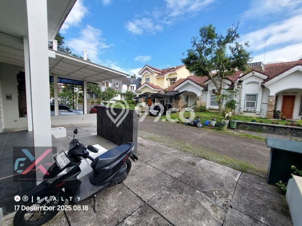 Ready to Use! Luxury House LT 253m2 Desain Elegan di Tubagus Ismail Ready to Use! Luxury House LT 253m2 Desain Elegan di Tubagus Ismail