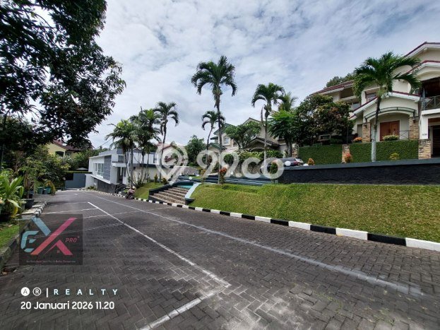 Rumah Luxury Modern Tanpa Renovasi di Tubagus Ismail Bandung Rumah Luxury Modern Tanpa Renovasi di Tubagus Ismail Bandung