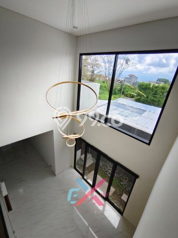 Ready to Use! Luxury House LT 200m2 Desain Modern di Setiabudi Ready to Use! Luxury House LT 200m2 Desain Modern di Setiabudi