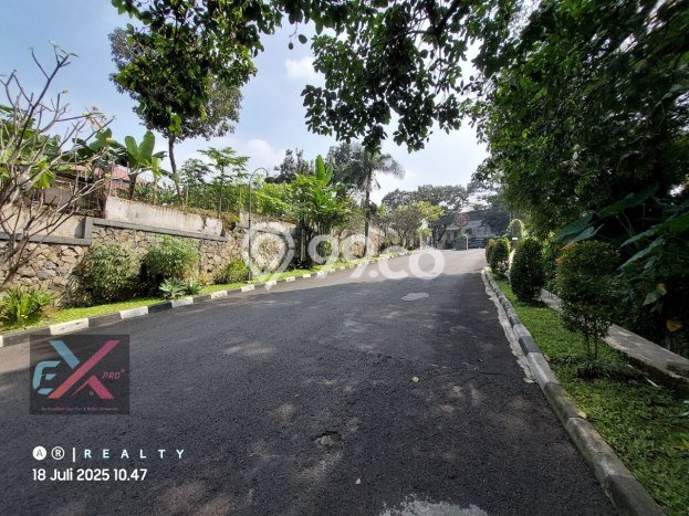 Rumah Luxury Modern Tanpa Renovasi di Tubagus Ismail Bandung Rumah Luxury Modern Tanpa Renovasi di Tubagus Ismail Bandung