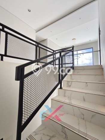 Ready to Use! Luxury House LT 200m2 Desain Modern di Setiabudi Ready to Use! Luxury House LT 200m2 Desain Modern di Setiabudi