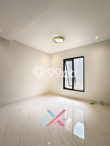 Ready to Use! Luxury House LT 200m2 Desain Modern di Setiabudi Ready to Use! Luxury House LT 200m2 Desain Modern di Setiabudi