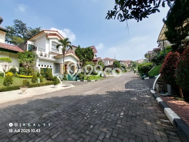 Jual Rumah Mewah Elegan Dengan View Cantik di Tubagus Ismail, Bandung Jual Rumah Mewah Elegan Dengan View Cantik di Tubagus Ismail, Bandung