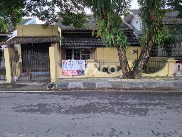 Rumah Luas Asri 3 KT Siap Huni di Sleman Yogyakarta Rumah Luas Asri 3 KT Siap Huni di Sleman Yogyakarta