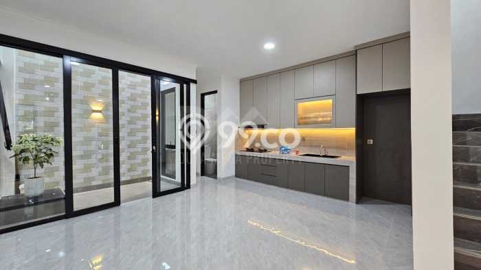 Hunian Mewah LB 150m2 Siap Pakai Desain Elegan di Graha Raya, Tangerang Hunian Mewah LB 150m2 Siap Pakai Desain Elegan di Graha Raya, Tangerang