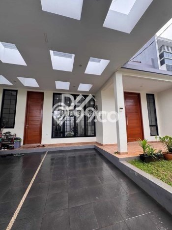 Hunian Mewah Siap Huni LT 218m2 di BSD, Tangerang Selatan Hunian Mewah Siap Huni LT 218m2 di BSD, Tangerang Selatan
