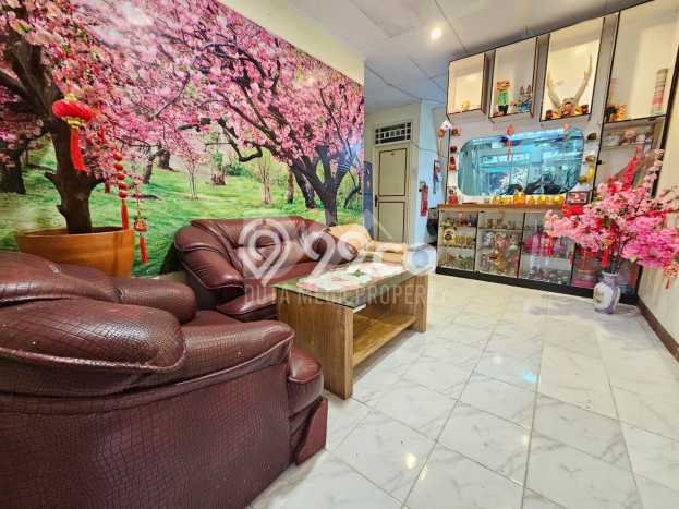 Rumah Minimalis 3 Kamar LT 150m2 di Graha Raya Rumah Minimalis 3 Kamar LT 150m2 di Graha Raya