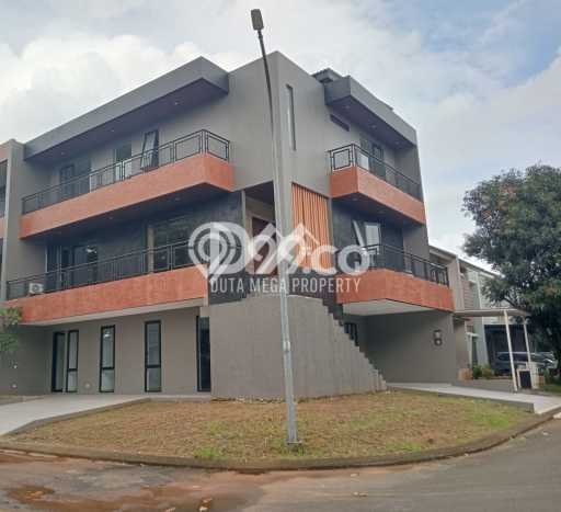 For Sale! Luxury House LT 248m2 Desain Elegan di Alam Sutera For Sale! Luxury House LT 248m2 Desain Elegan di Alam Sutera