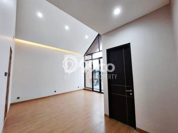 Hunian Nyaman Asri 4 KT Siap Pakai di Graha Raya Tangerang Hunian Nyaman Asri 4 KT Siap Pakai di Graha Raya Tangerang