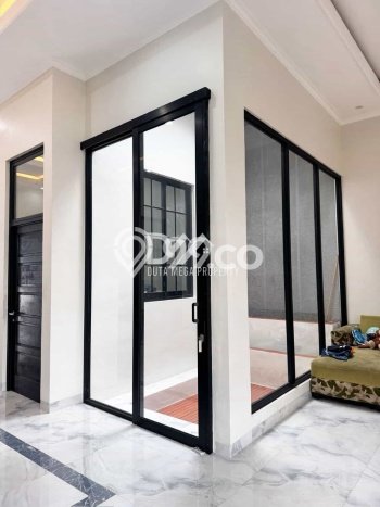 Hunian Mewah Siap Huni LT 218m2 di BSD, Tangerang Selatan Hunian Mewah Siap Huni LT 218m2 di BSD, Tangerang Selatan