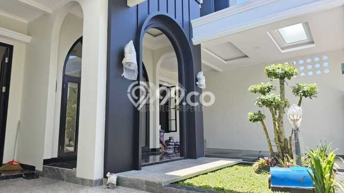 Hunian Eksklusif Siap Huni LT 180m2 di BSD, Tangerang Selatan Hunian Eksklusif Siap Huni LT 180m2 di BSD, Tangerang Selatan