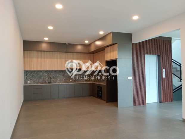 Rumah Elit Modern Tanpa Renovasi di Alam Sutera Tangerang Rumah Elit Modern Tanpa Renovasi di Alam Sutera Tangerang