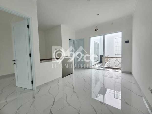 Rumah Mewah Akses Strategis di Jakarta Selatan Unfurnished Rumah Mewah Akses Strategis di Jakarta Selatan Unfurnished