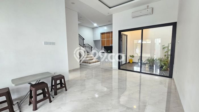 Rumah Modern 4 KT LT 98m2 di Graha Raya Rumah Modern 4 KT LT 98m2 di Graha Raya