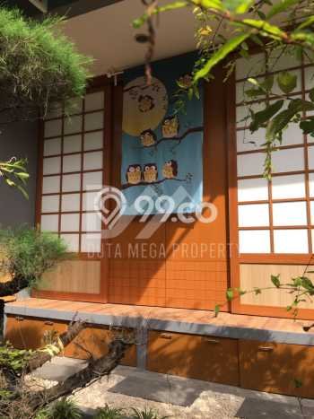 Rumah Elit Modern Tanpa Renovasi di Bintaro Tangerang Selatan Rumah Elit Modern Tanpa Renovasi di Bintaro Tangerang Selatan