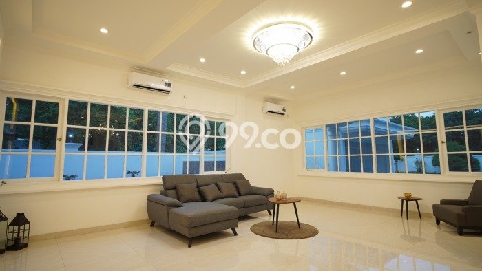 Hunian Mewah LB 1100m2 Siap Pakai Desain Elegan di Kemang, Jakarta Selatan Hunian Mewah LB 1100m2 Siap Pakai Desain Elegan di Kemang, Jakarta Selatan