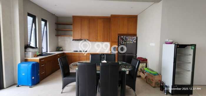 Rumah Elit Modern Tanpa Renovasi di Kav DKI Jakarta Barat Rumah Elit Modern Tanpa Renovasi di Kav DKI Jakarta Barat