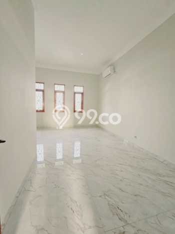 Ready to Use! Luxury House LT 312m2 Desain Modern di Singgasana Ready to Use! Luxury House LT 312m2 Desain Modern di Singgasana