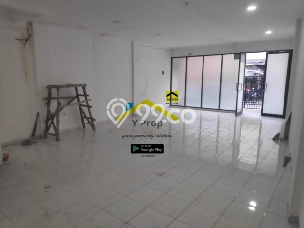 Ruko untuk Disewa di Pusat Jakarta Barat Luas Bangunan 200m2 Ruko untuk Disewa di Pusat Jakarta Barat Luas Bangunan 200m2