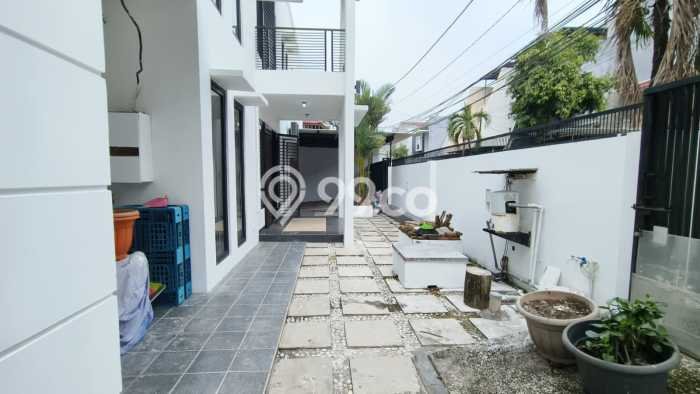 Rumah Sewa Jakarta Barat LT 352m2 LB 500m2 Area Tanjung Duren Rumah Sewa Jakarta Barat LT 352m2 LB 500m2 Area Tanjung Duren
