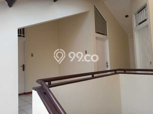 For Sale! Luxury House LT 165m2 Desain Elegan di Tomang For Sale! Luxury House LT 165m2 Desain Elegan di Tomang