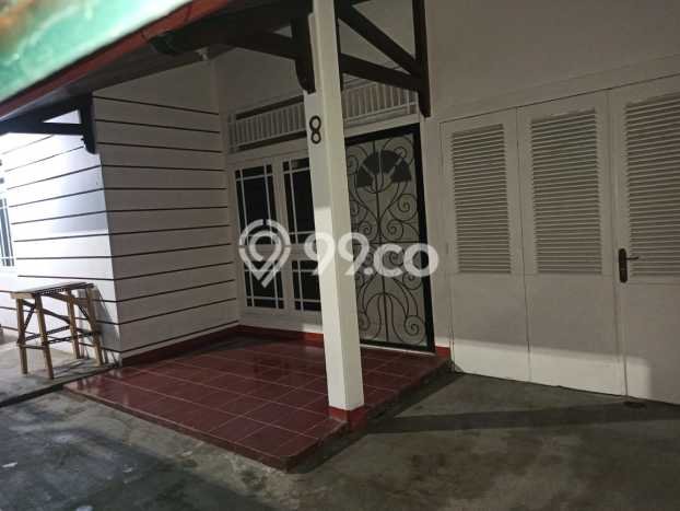 For Sale! Luxury House LT 165m2 Desain Elegan di Tomang For Sale! Luxury House LT 165m2 Desain Elegan di Tomang