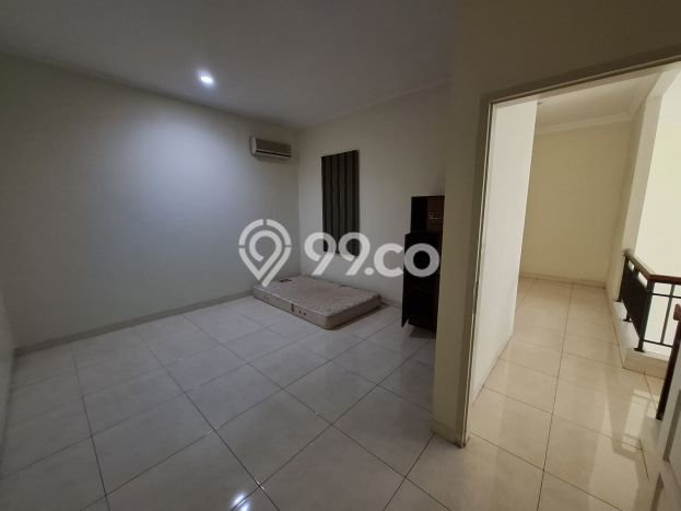 Jual Rumah Mewah Megah Dengan View Eksklusif di Green Ville, Jakarta Barat Jual Rumah Mewah Megah Dengan View Eksklusif di Green Ville, Jakarta Barat