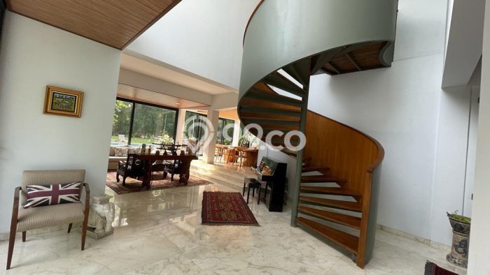 Rumah Mewah LB 700m2 Siap Pakai Desain Elegan di Bintaro, Jakarta Selatan Rumah Mewah LB 700m2 Siap Pakai Desain Elegan di Bintaro, Jakarta Selatan